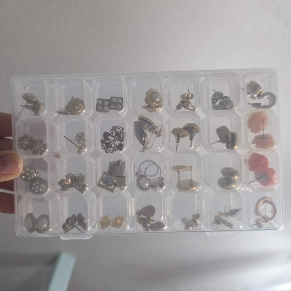 #3 Assorted Post Back Earring Set In Display Case… - image 1
